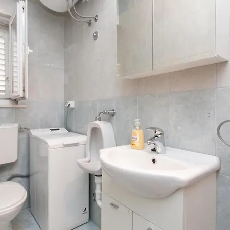 아파트 Mateo - Three Bedroom With Terrace And Private Pool *