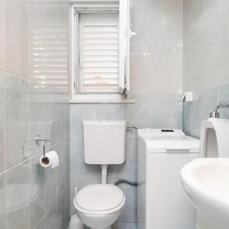 Mateo - Three Bedroom With Terrace And Private Pool * Vodovada